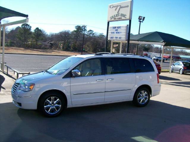 2008 Chrysler Town and Country SLT 25