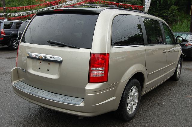 2008 Chrysler Town and Country Lariat Crew Diesel 4x4