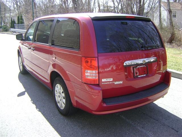 2008 Chrysler Town and Country Elk Conversion Van