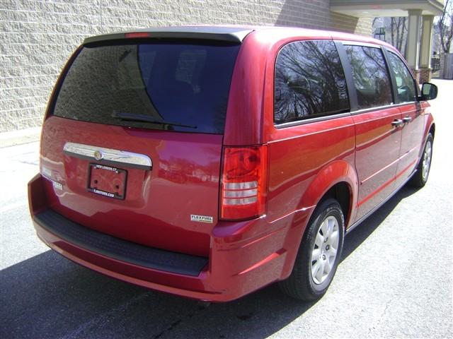 2008 Chrysler Town and Country Elk Conversion Van