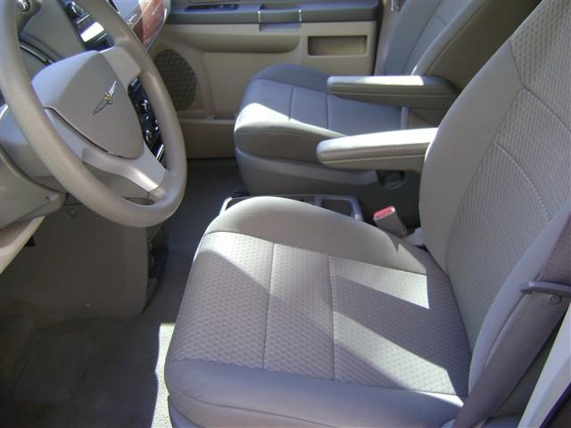 2008 Chrysler Town and Country Elk Conversion Van