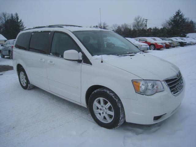 2008 Chrysler Town and Country Styleside 6.5 Box XL