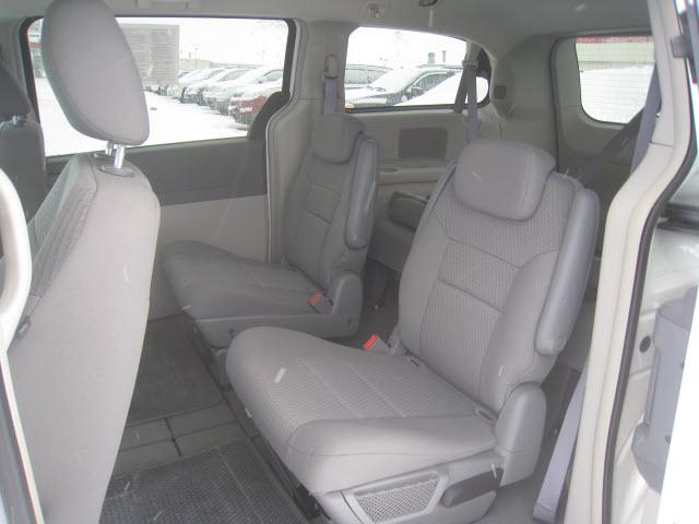 2008 Chrysler Town and Country Styleside 6.5 Box XL