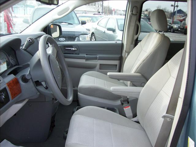 2008 Chrysler Town and Country Elk Conversion Van