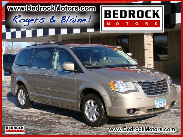 2008 Chrysler Town and Country Unknown