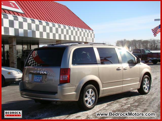 2008 Chrysler Town and Country Unknown