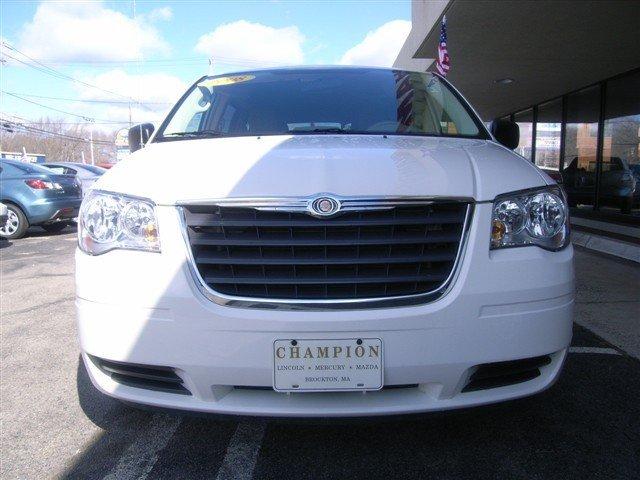 2008 Chrysler Town and Country Elk Conversion Van