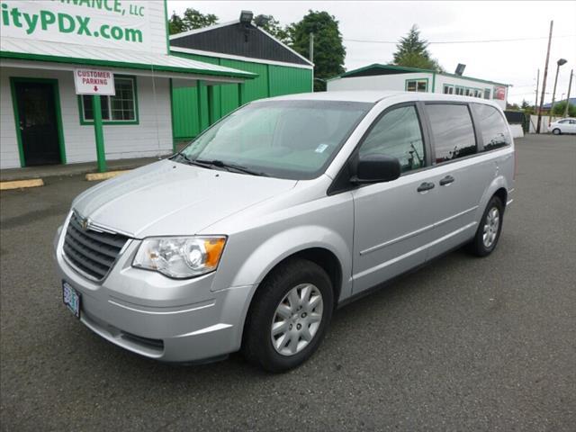 2008 Chrysler Town and Country 4X4 Sunroof, Leather