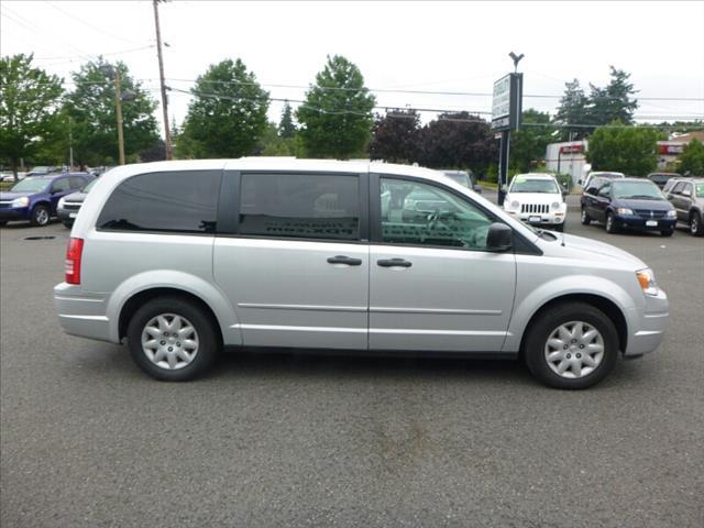 2008 Chrysler Town and Country 4X4 Sunroof, Leather