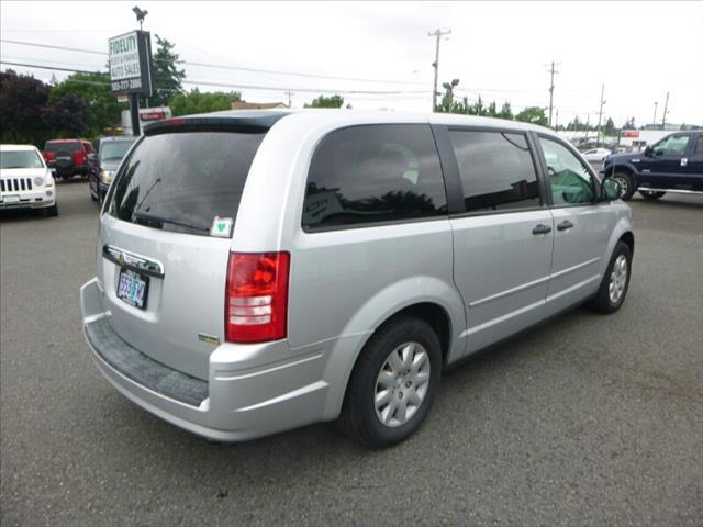 2008 Chrysler Town and Country 4X4 Sunroof, Leather