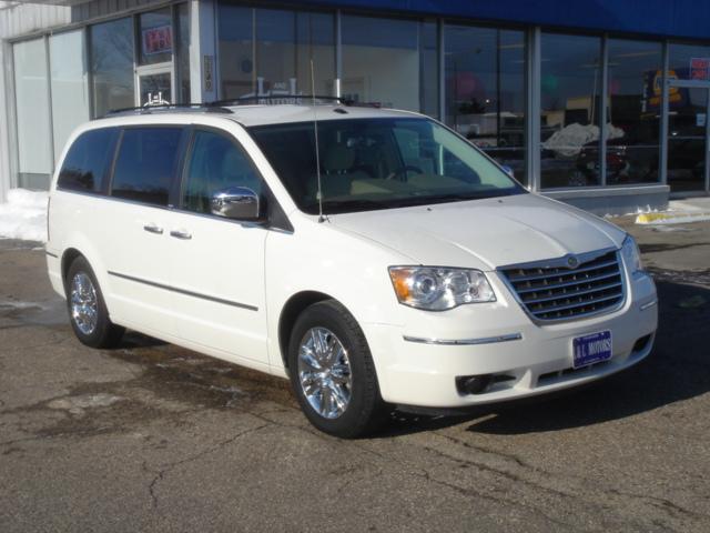 2009 Chrysler Town and Country SLT 25