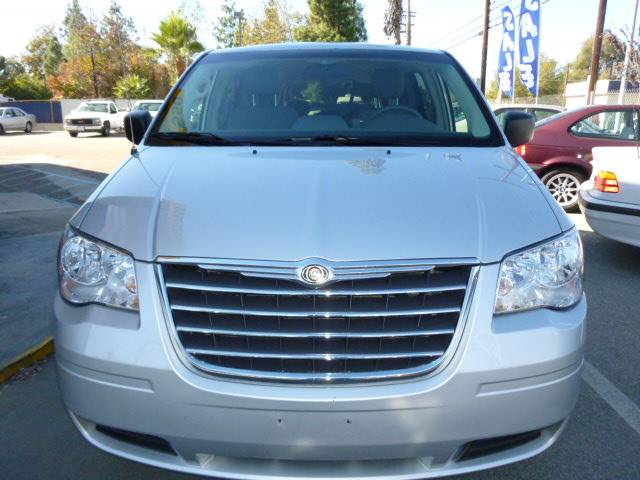 2009 Chrysler Town and Country Elk Conversion Van