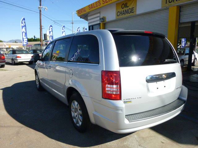 2009 Chrysler Town and Country Elk Conversion Van