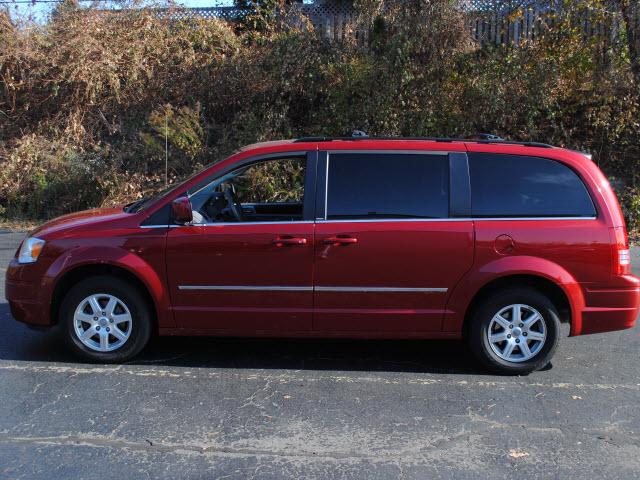 2009 Chrysler Town and Country 3.5