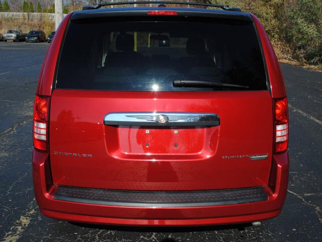 2009 Chrysler Town and Country 3.5