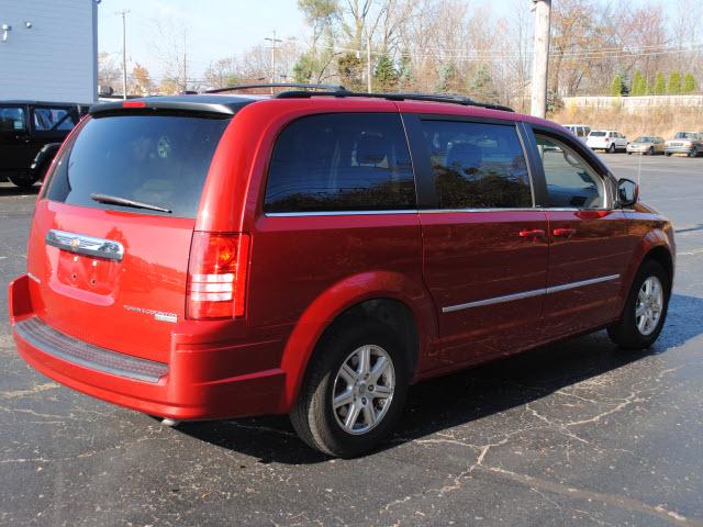 2009 Chrysler Town and Country 3.5