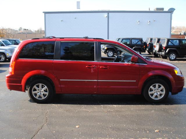 2009 Chrysler Town and Country 3.5