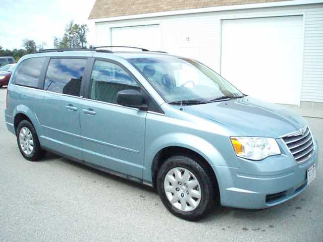 2009 Chrysler Town and Country Elk Conversion Van