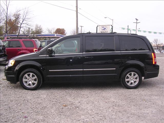 2009 Chrysler Town and Country 3.5