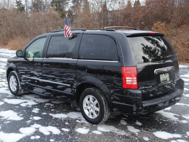 2009 Chrysler Town and Country 3.5