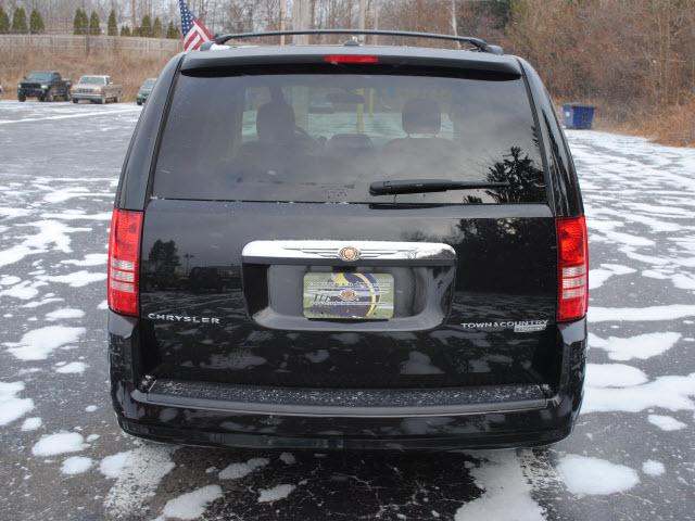 2009 Chrysler Town and Country 3.5