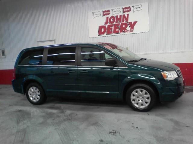 2009 Chrysler Town and Country SL Regular Cab 2WD