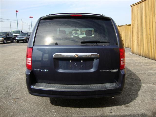 2009 Chrysler Town and Country 3.5