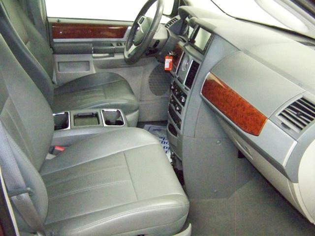 2009 Chrysler Town and Country 3.5