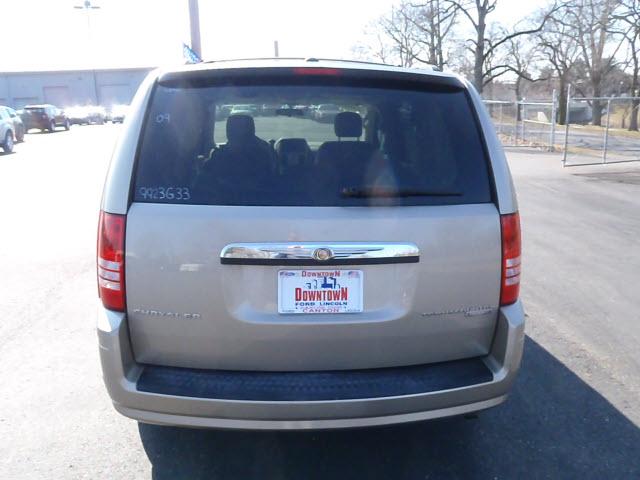 2009 Chrysler Town and Country 3.5