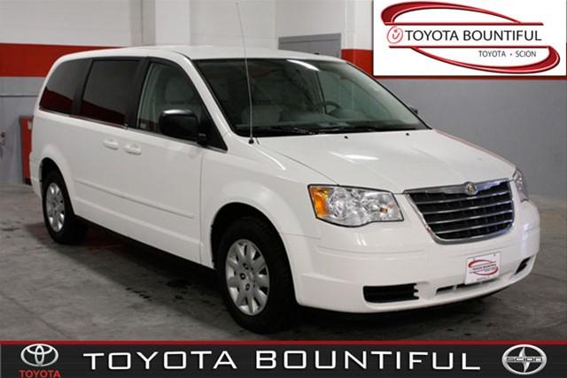 2009 Chrysler Town and Country Elk Conversion Van