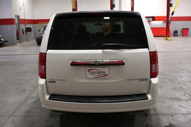 2009 Chrysler Town and Country Elk Conversion Van