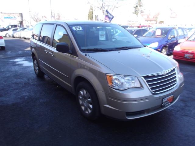 2009 Chrysler Town and Country 4dr Sdn 4.3L 4matic AWD Sedan