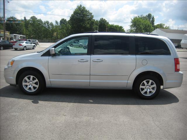 2009 Chrysler Town and Country 3.5