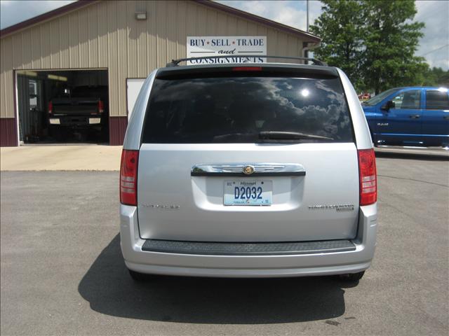 2009 Chrysler Town and Country 3.5