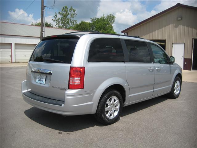 2009 Chrysler Town and Country 3.5