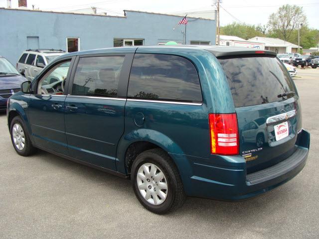 2009 Chrysler Town and Country Elk Conversion Van