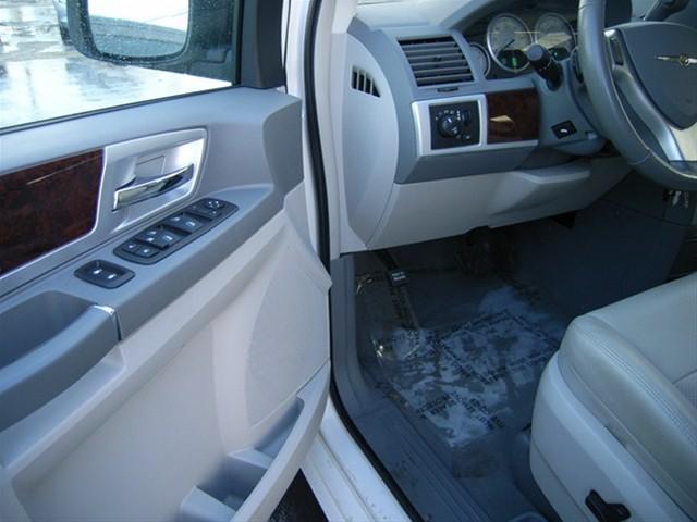 2009 Chrysler Town and Country 3.5