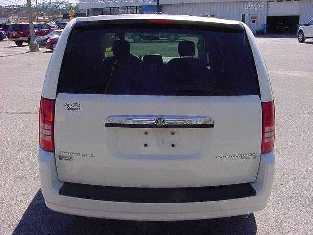 2009 Chrysler Town and Country Elk Conversion Van