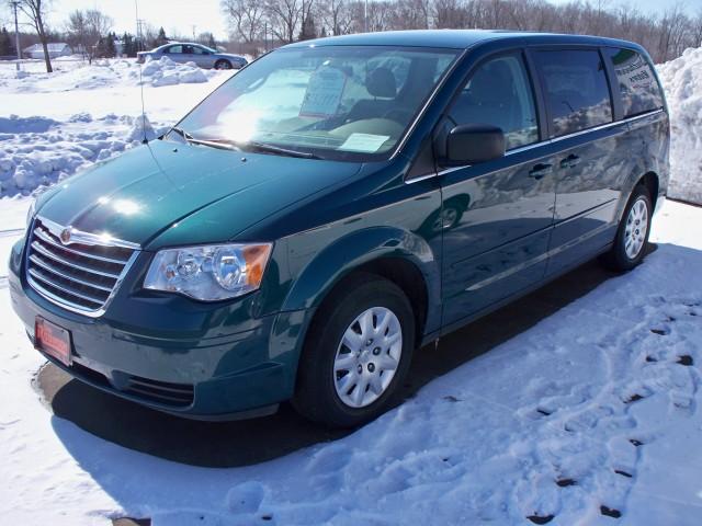 2009 Chrysler Town and Country Unknown