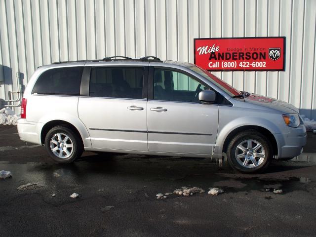 2009 Chrysler Town and Country 3.5