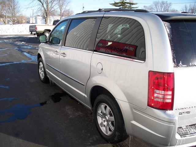 2009 Chrysler Town and Country 3.5