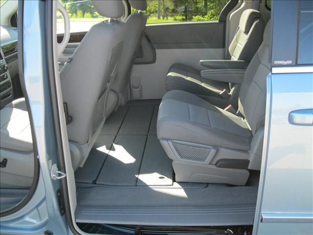 2009 Chrysler Town and Country 3.5