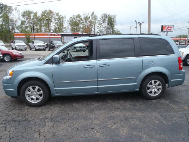 2009 Chrysler Town and Country 3.5