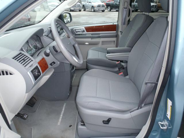 2009 Chrysler Town and Country 3.5