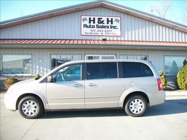 2009 Chrysler Town and Country Elk Conversion Van