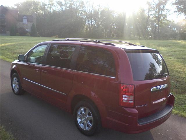 2009 Chrysler Town and Country 5 LS