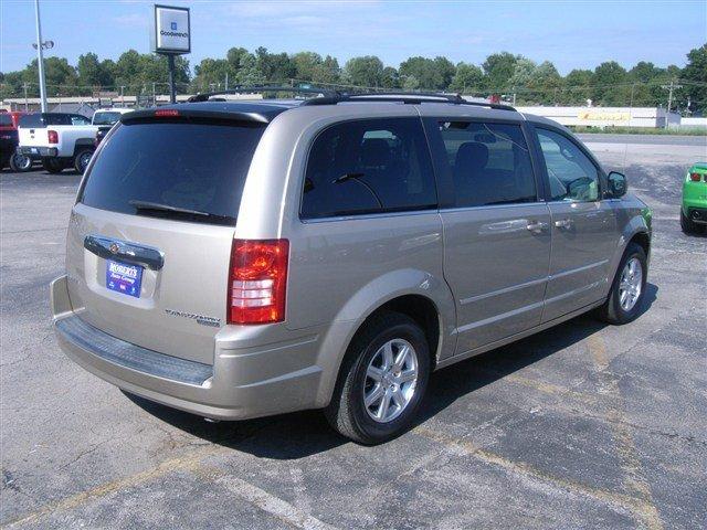 2009 Chrysler Town and Country 3.5