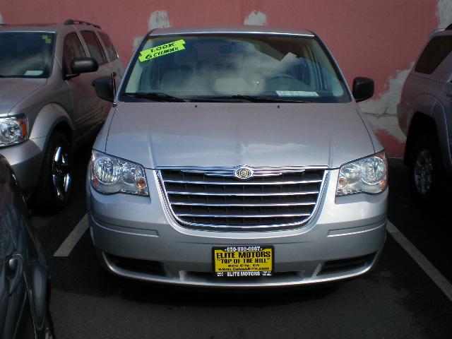 2009 Chrysler Town and Country Elk Conversion Van