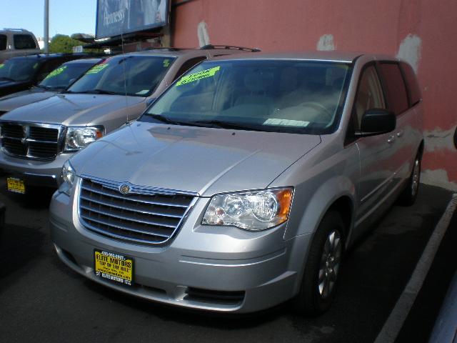 2009 Chrysler Town and Country Elk Conversion Van