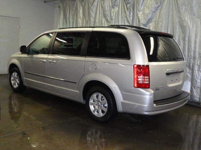 2010 Chrysler Town and Country EX GAS Saverlooks Greathybrid Hatchback